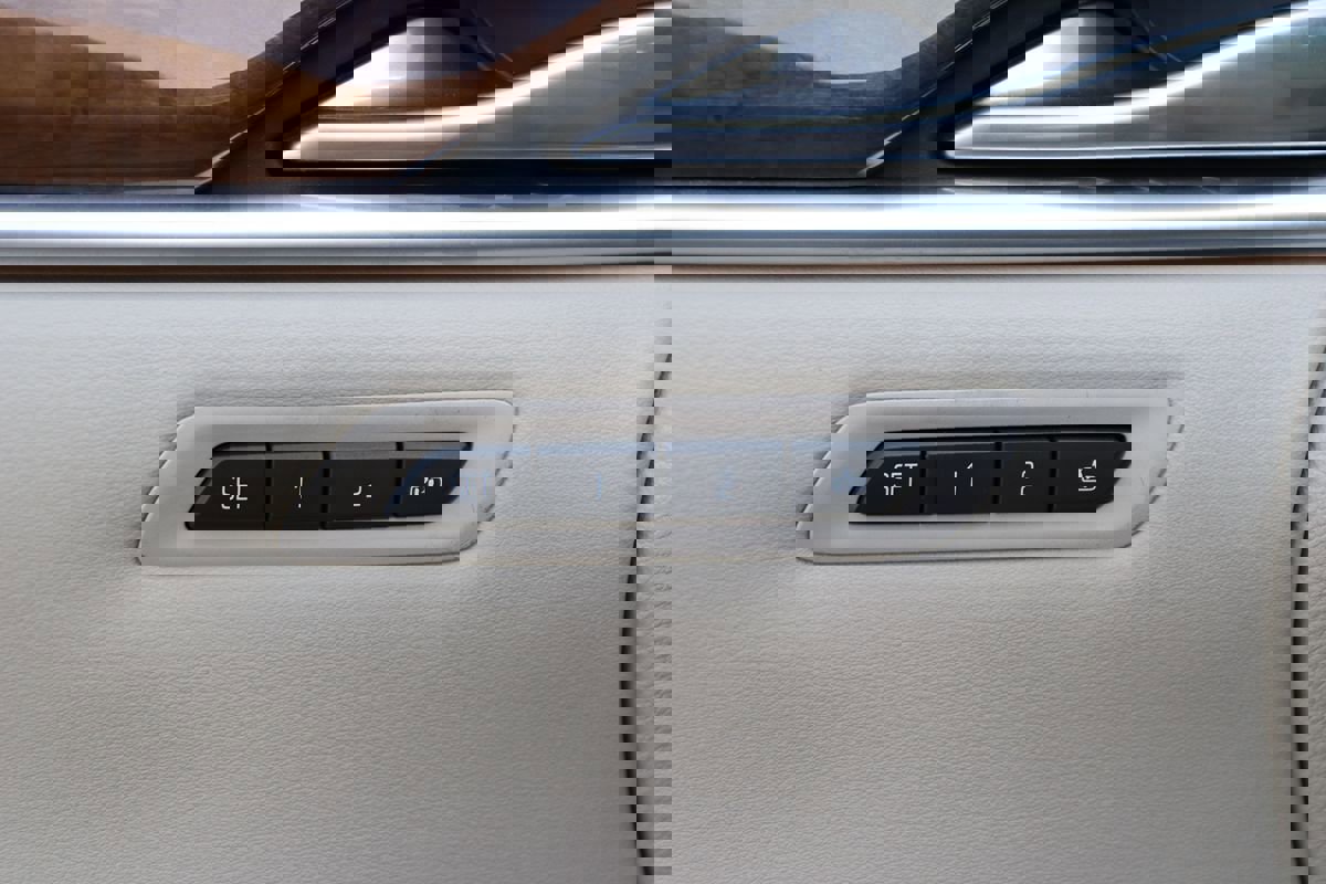 Used 2019 Cadillac XTS Luxury image 46