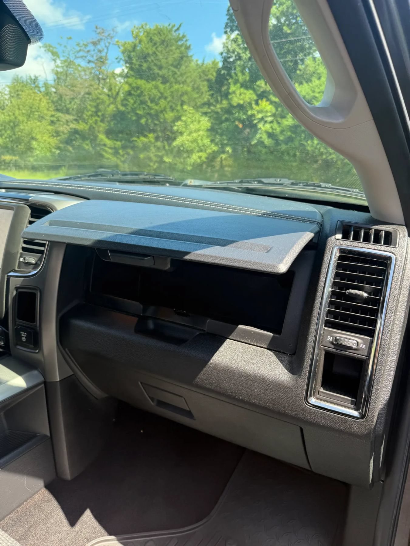 Used 2014 RAM 1500 Sport w/ Remote Start & Security Group AWD/4WD image 43