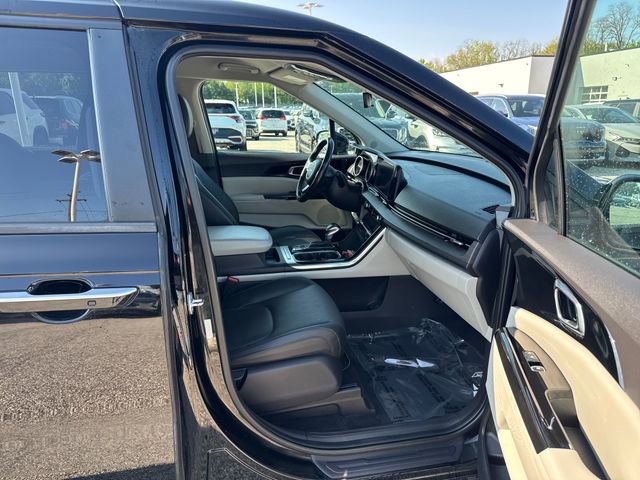 Used 2022 Kia Carnival EX FWD image 10