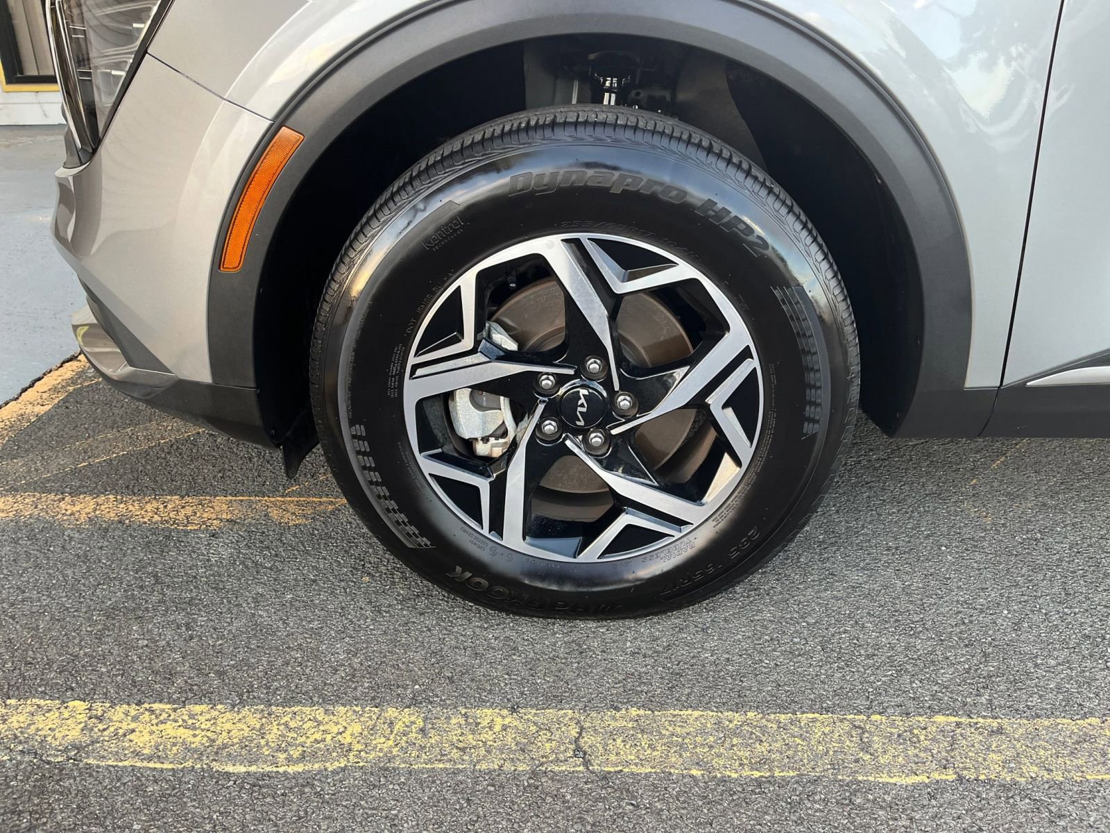 Used 2025 Kia Sportage LX image 29