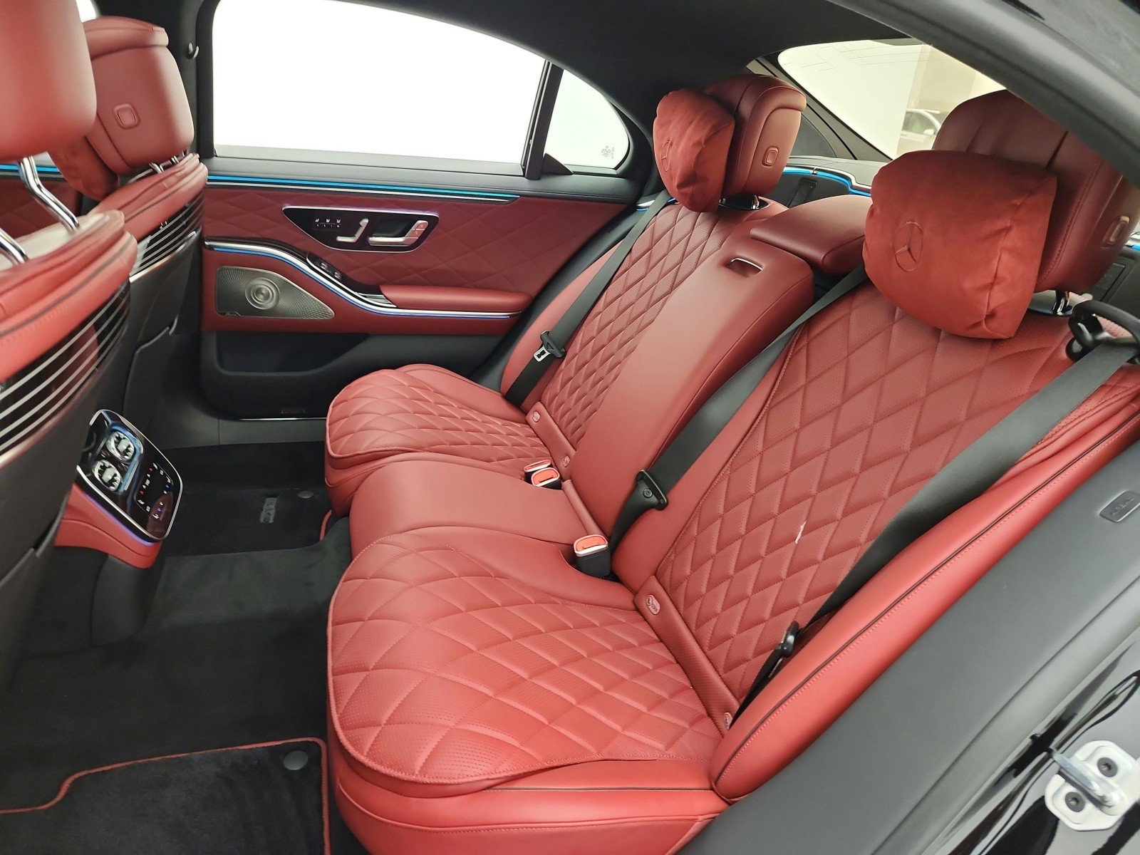 New 2027 Mercedes-Benz S 580 4MATIC Sedan image 11