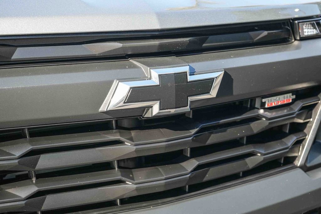 Used 2024 Chevrolet Colorado Trail Boss w/ Advanced Trailering Package AWD/4WD image 10