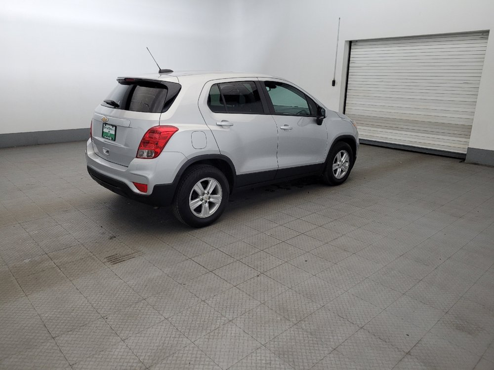 Used 2021 Chevrolet Trax LS w/ Tint and Cruise Package FWD image 10