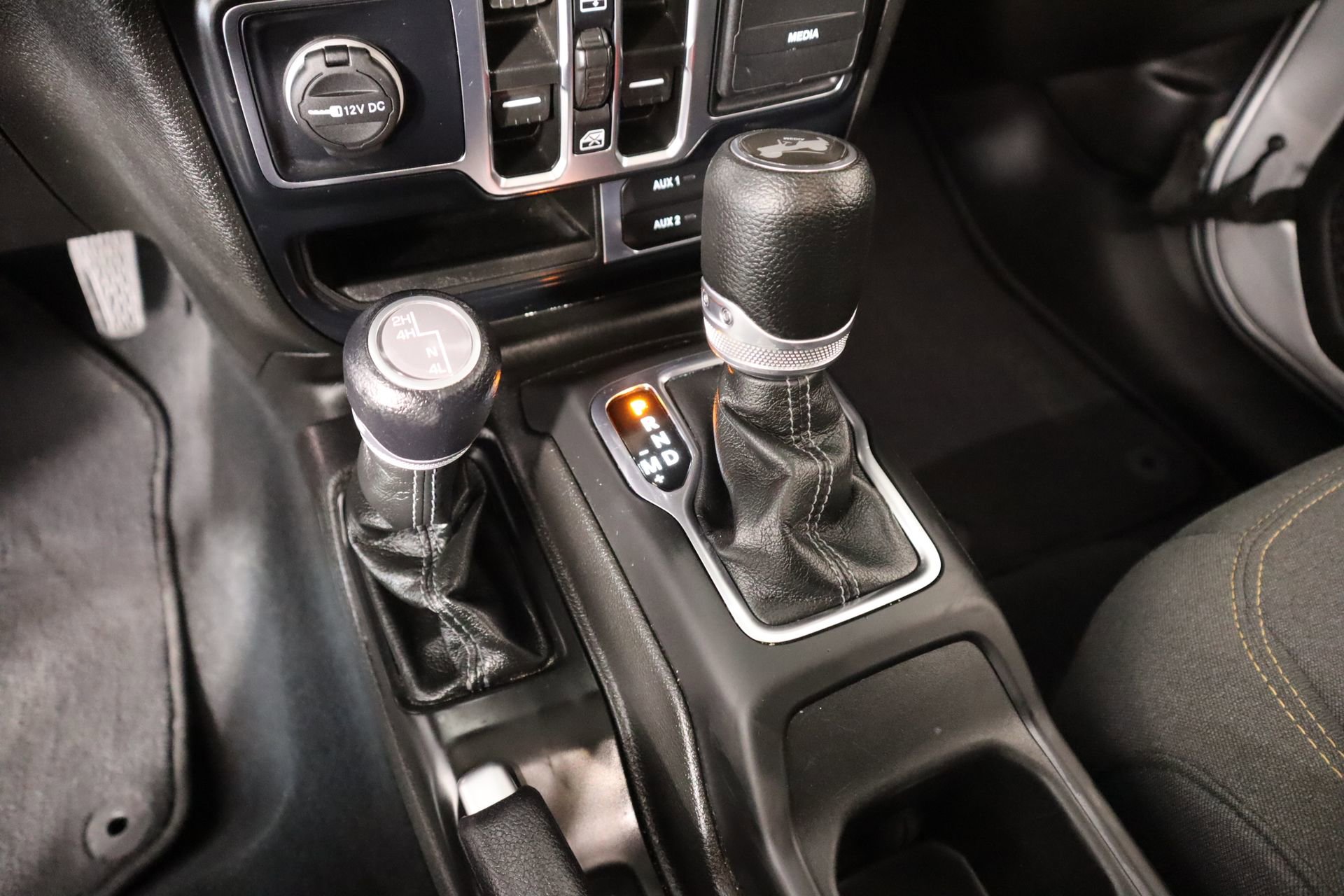 Used 2024 Jeep Wrangler Sahara AWD/4WD image 8