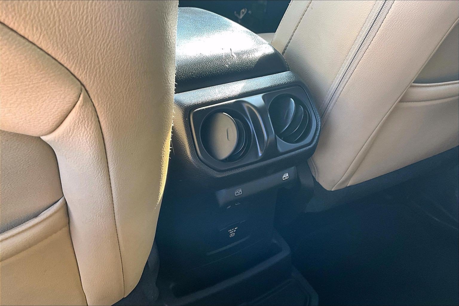 Used 2018 Jeep Wrangler Unlimited Sahara AWD/4WD image 30