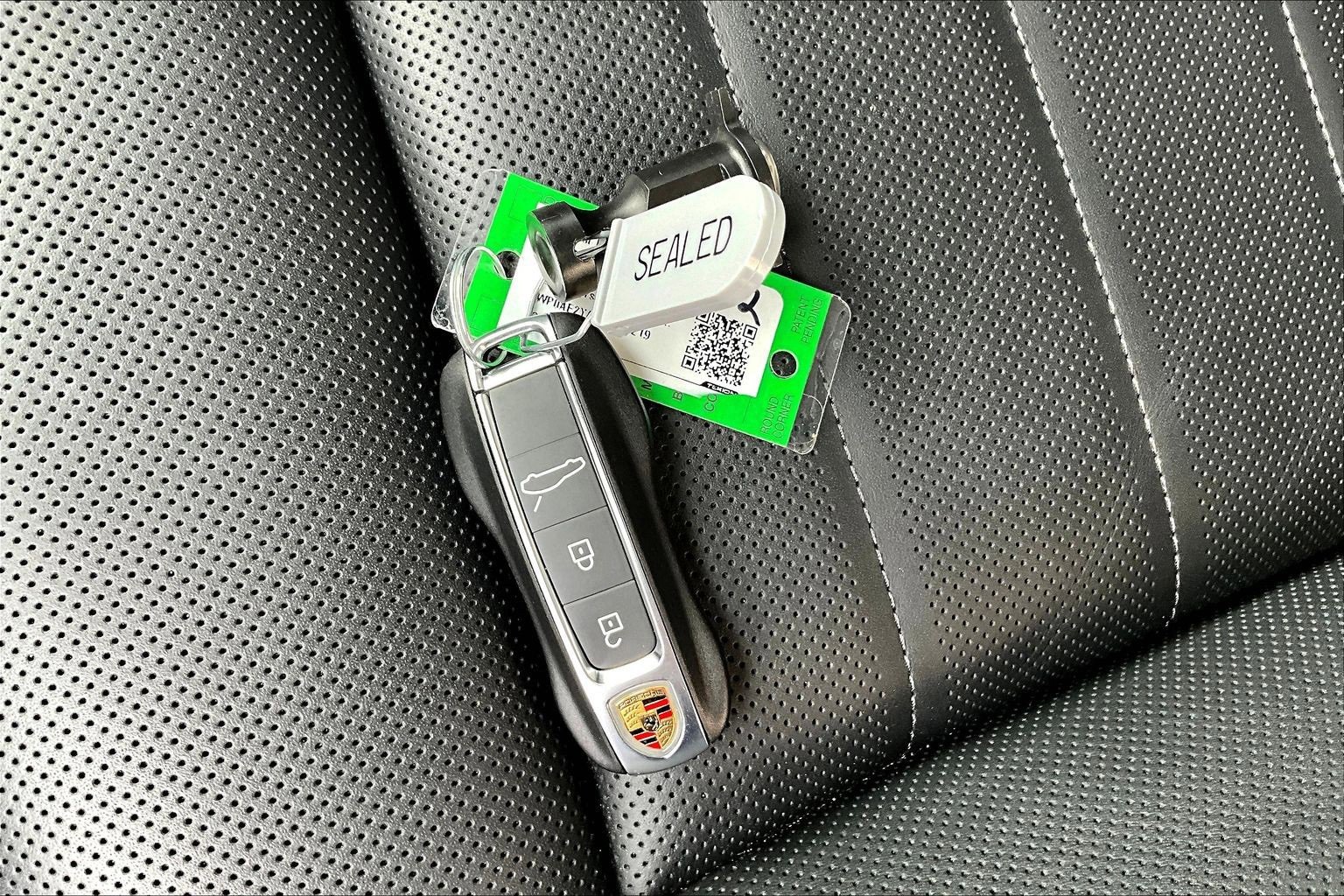 Used 2025 Porsche Panamera 4 image 11