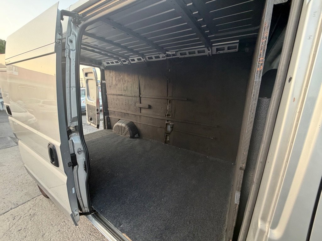 Used 2015 RAM ProMaster 2500 w/ Cargo Convenience Group FWD image 10