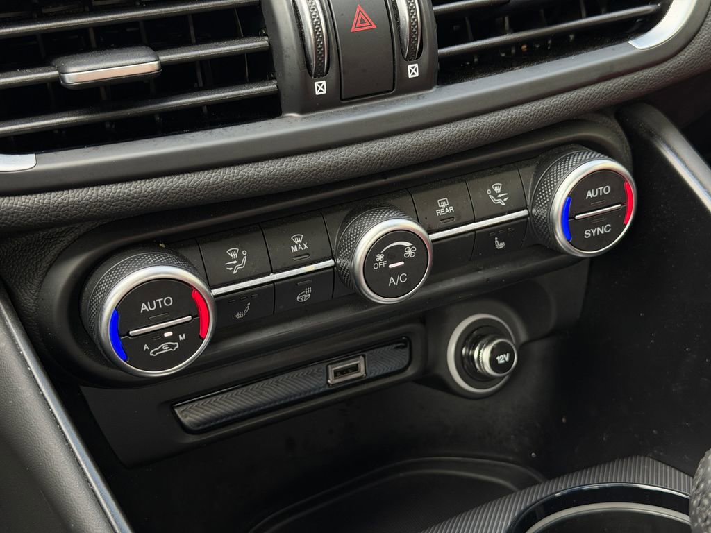 Used 2022 Alfa Romeo Giulia Veloce image 21