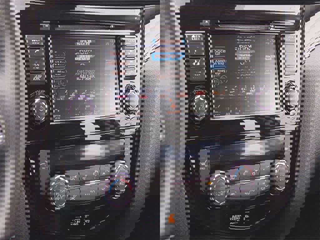 Used 2022 Nissan Rogue Sport SV w/ Technology Package image 27