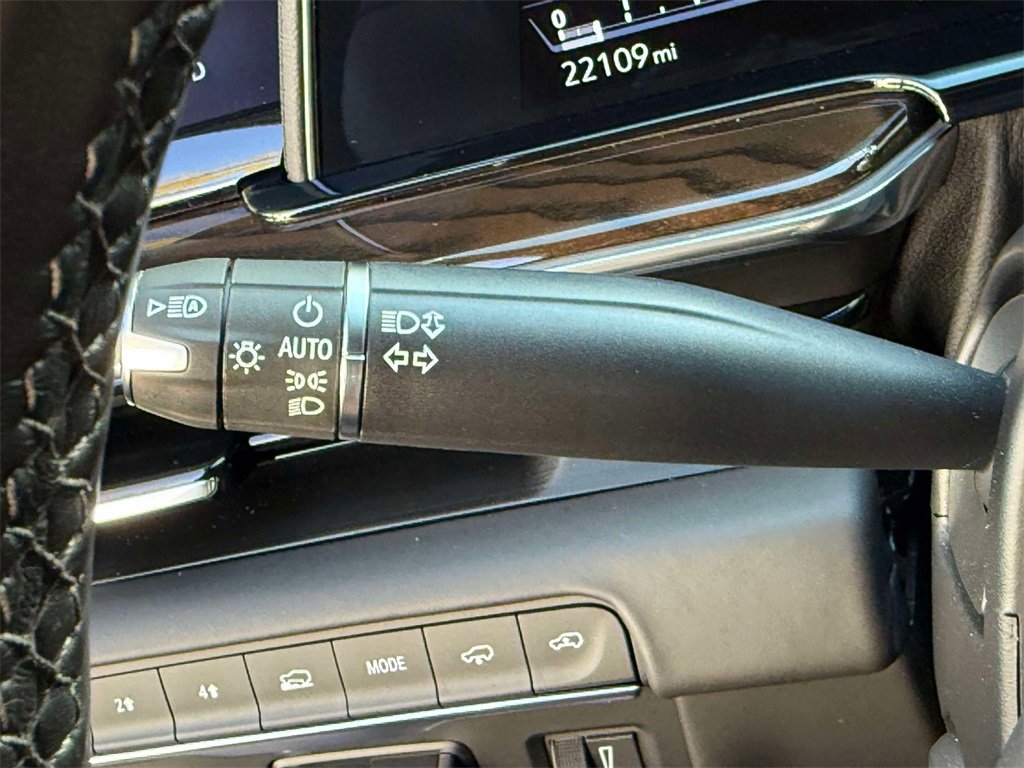 Used 2024 Cadillac Escalade ESV Sport Platinum w/ LPO, ONYX Package image 32