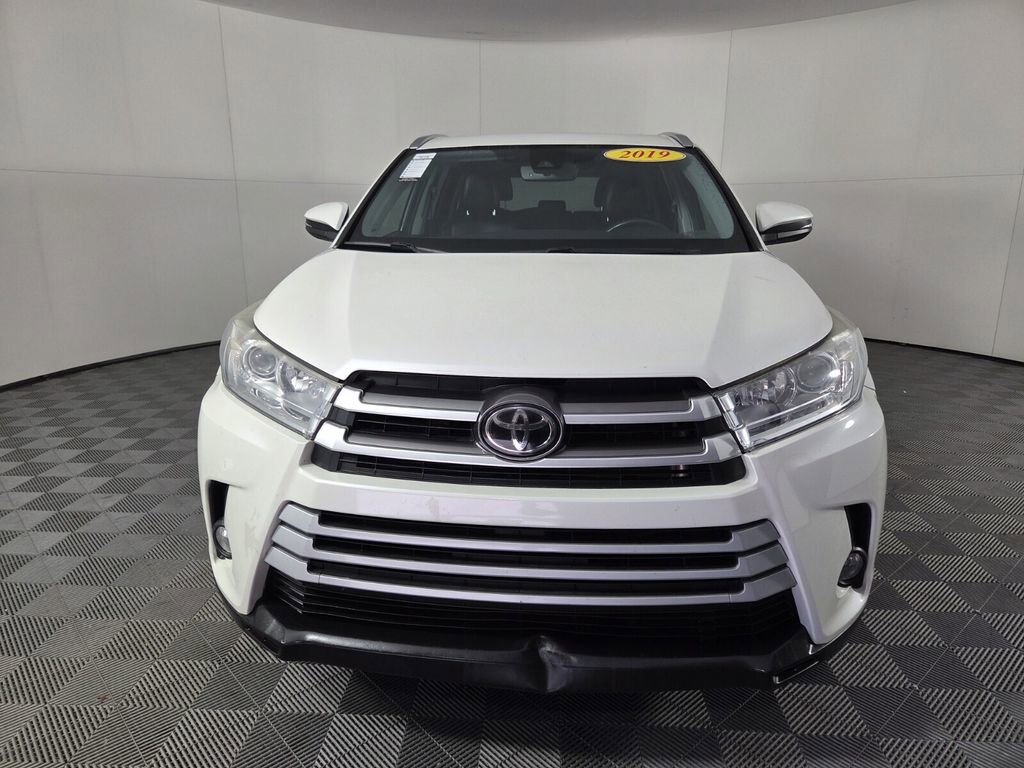 Used 2019 Toyota Highlander SE image 13