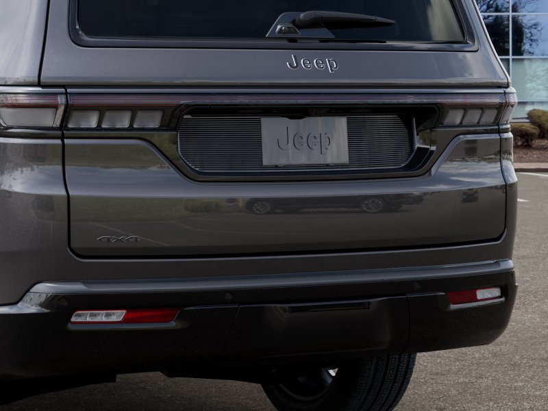 New 2026 Jeep Grand Wagoneer Summit w/ Premium Group III AWD/4WD image 13