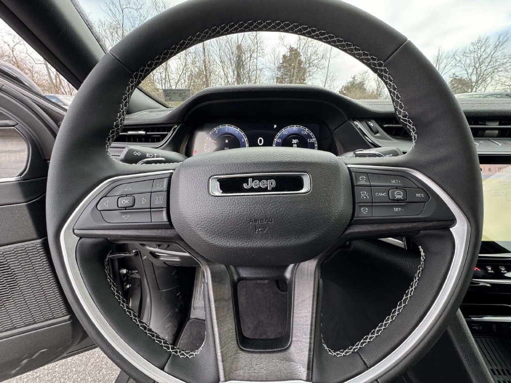 New 2026 Jeep Grand Cherokee Altitude AWD/4WD image 18