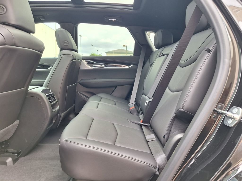 New 2026 Cadillac XT5 Premium Luxury w/ LPO, ONYX Package FWD image 11