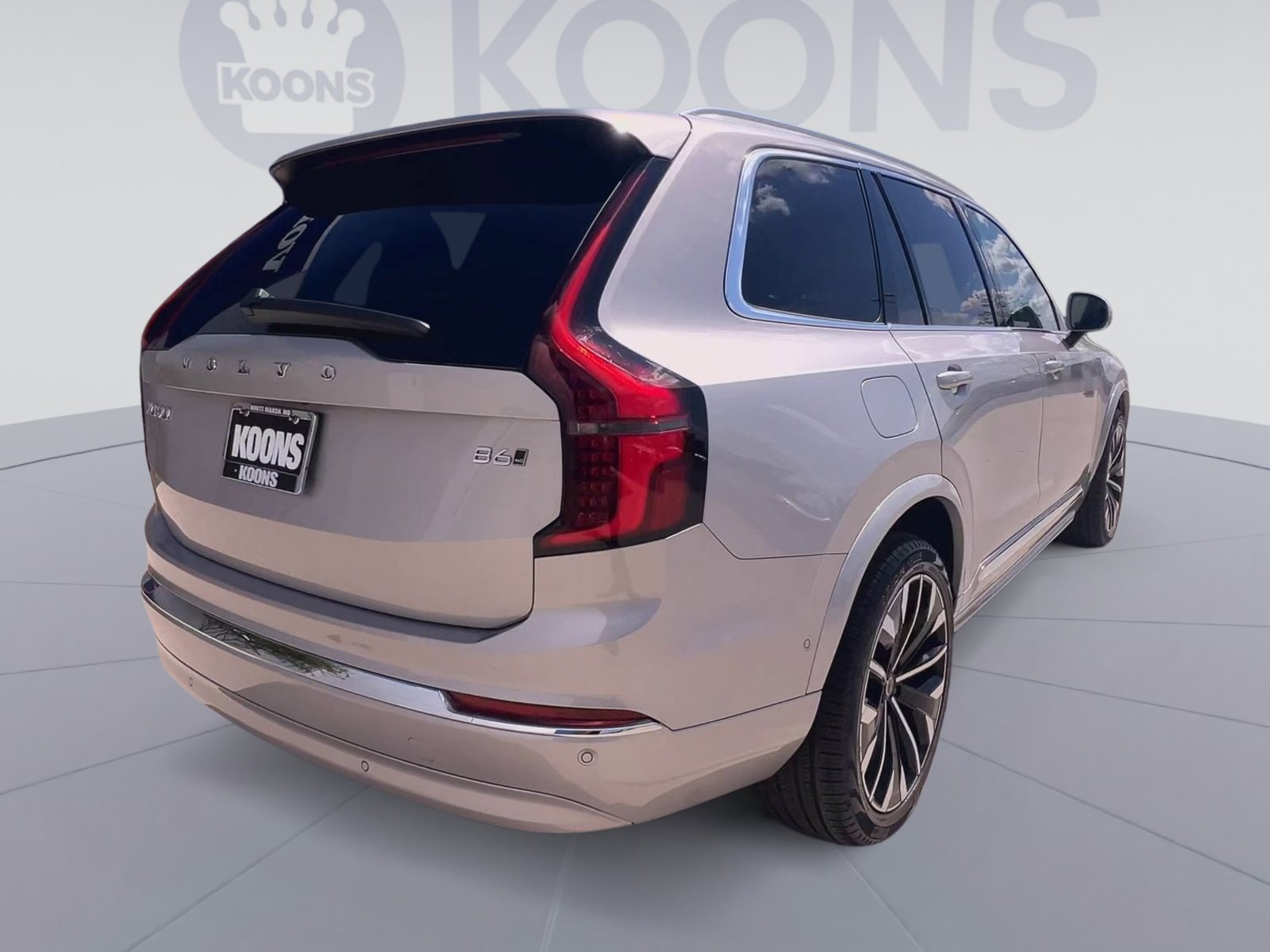 Certified 2025 Volvo XC90 B6 Plus AWD/4WD image 11