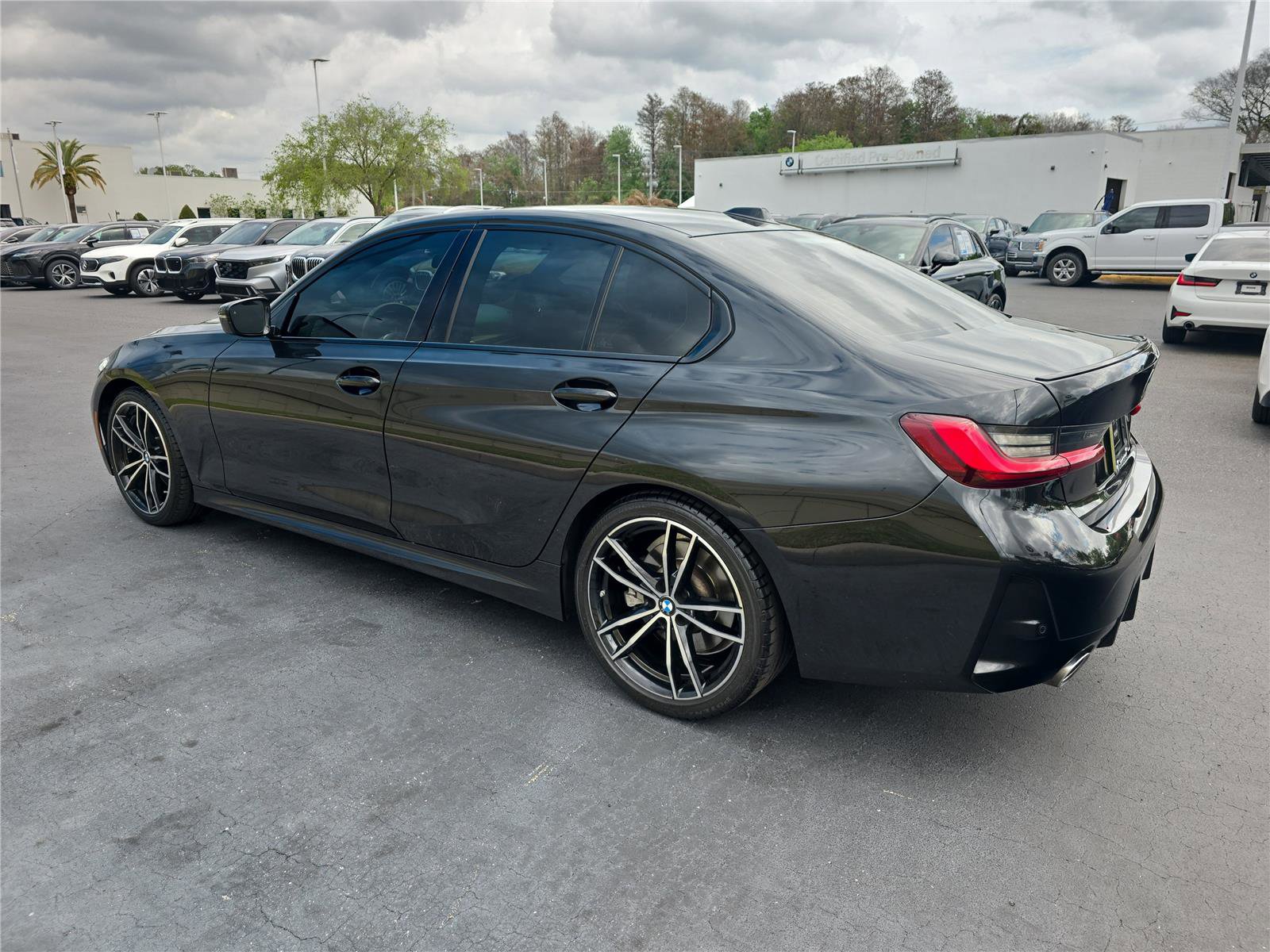 Certified 2023 BMW 330i 330i w/ M Sport Package image 5