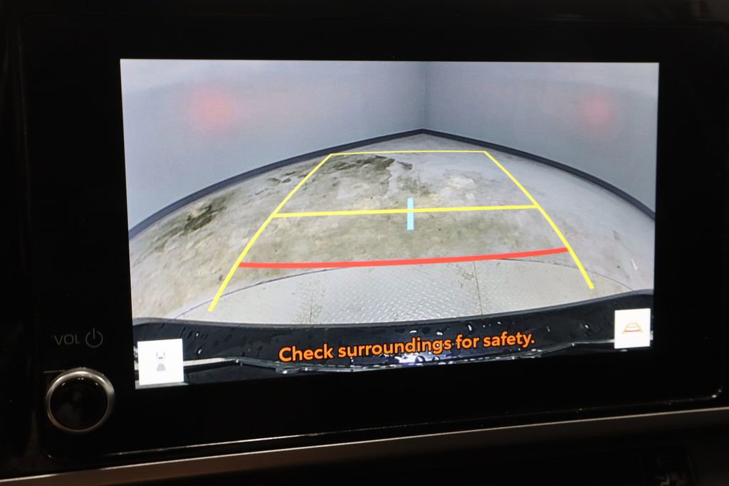 Used 2025 Toyota Camry LE FWD image 4