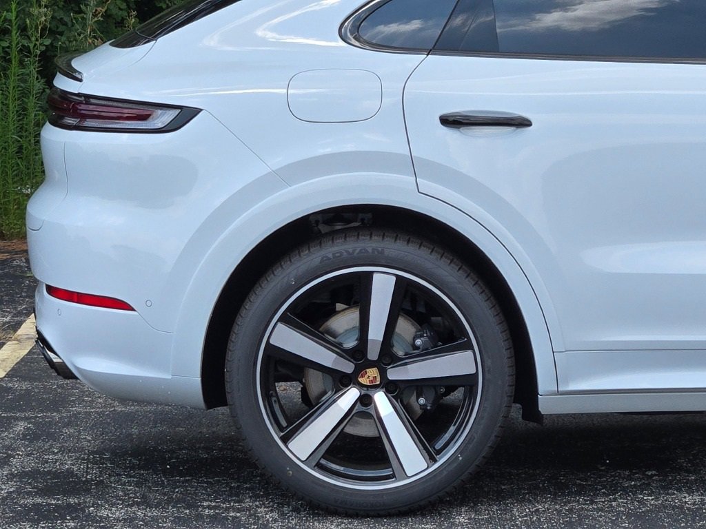 New 2026 Porsche Cayenne Coupe image 14