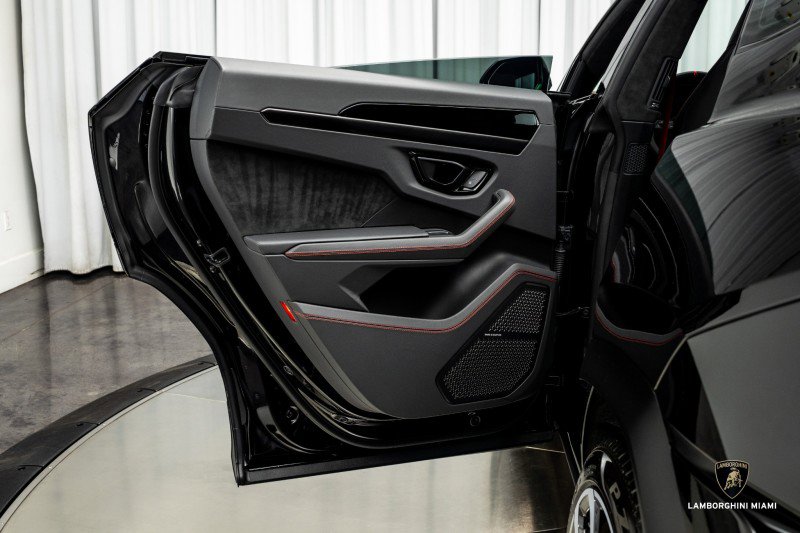 Used 2024 Lamborghini Urus S image 54