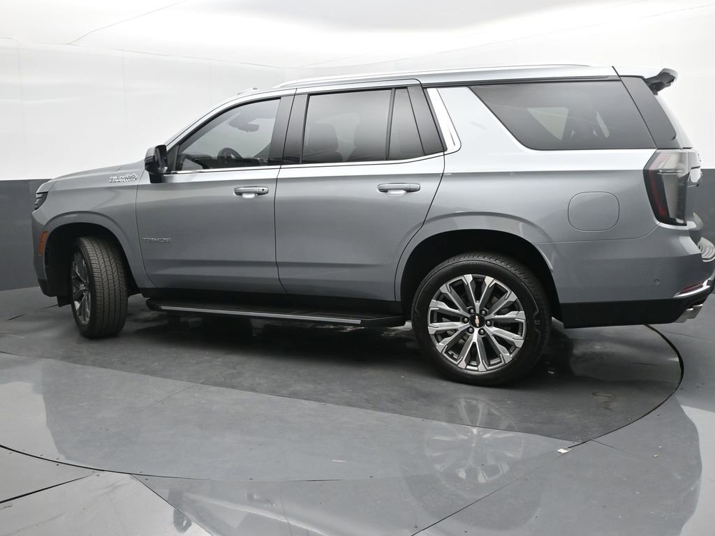 Used 2025 Chevrolet Tahoe High Country AWD/4WD image 3