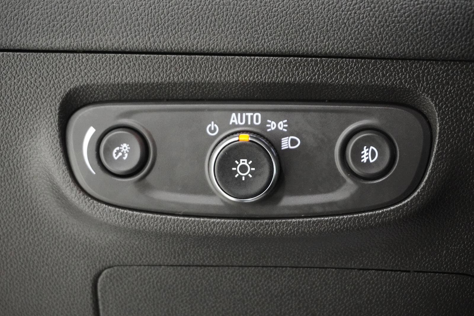 Used 2023 Buick Encore GX Preferred w/ Cold Weather Comfort Package image 18