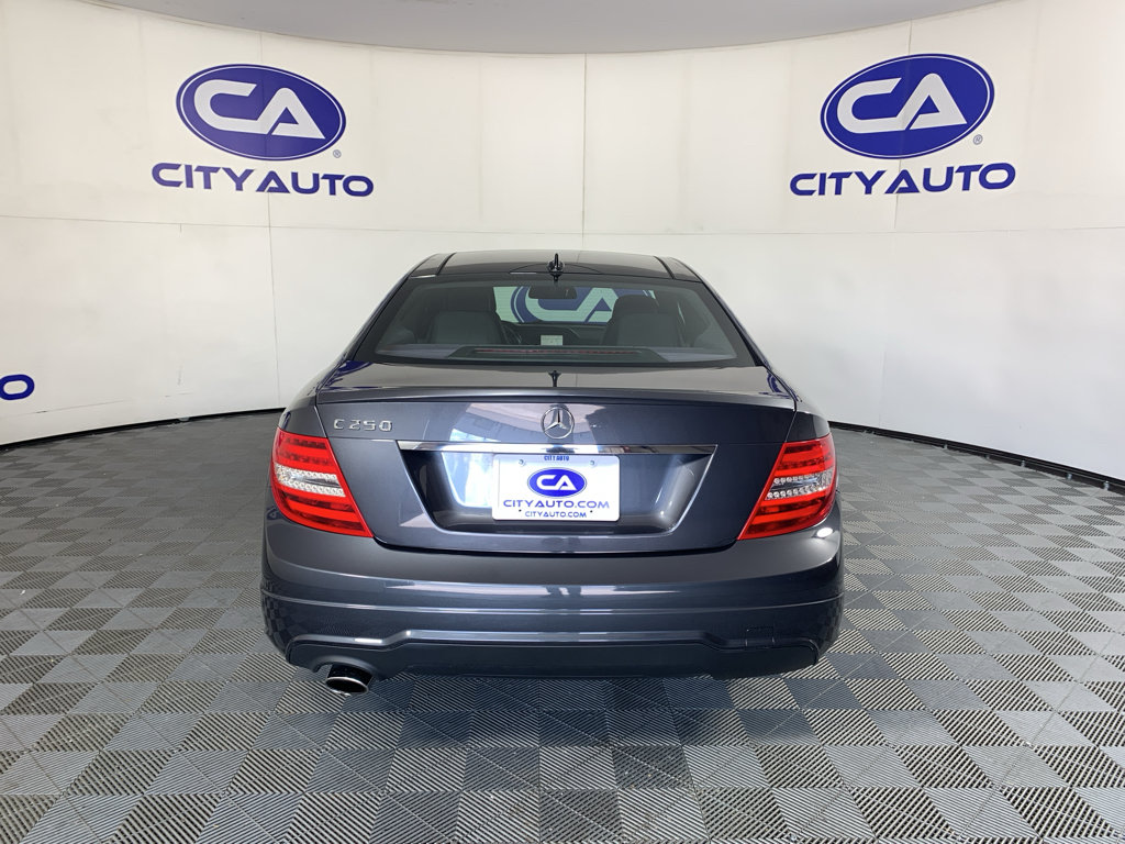 Used 2013 Mercedes-Benz C 250 Coupe image 4