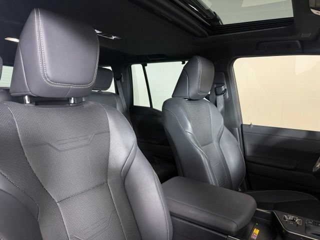 Used 2024 Lexus GX 550 w/ Accessory Package (Z1) AWD/4WD image 20