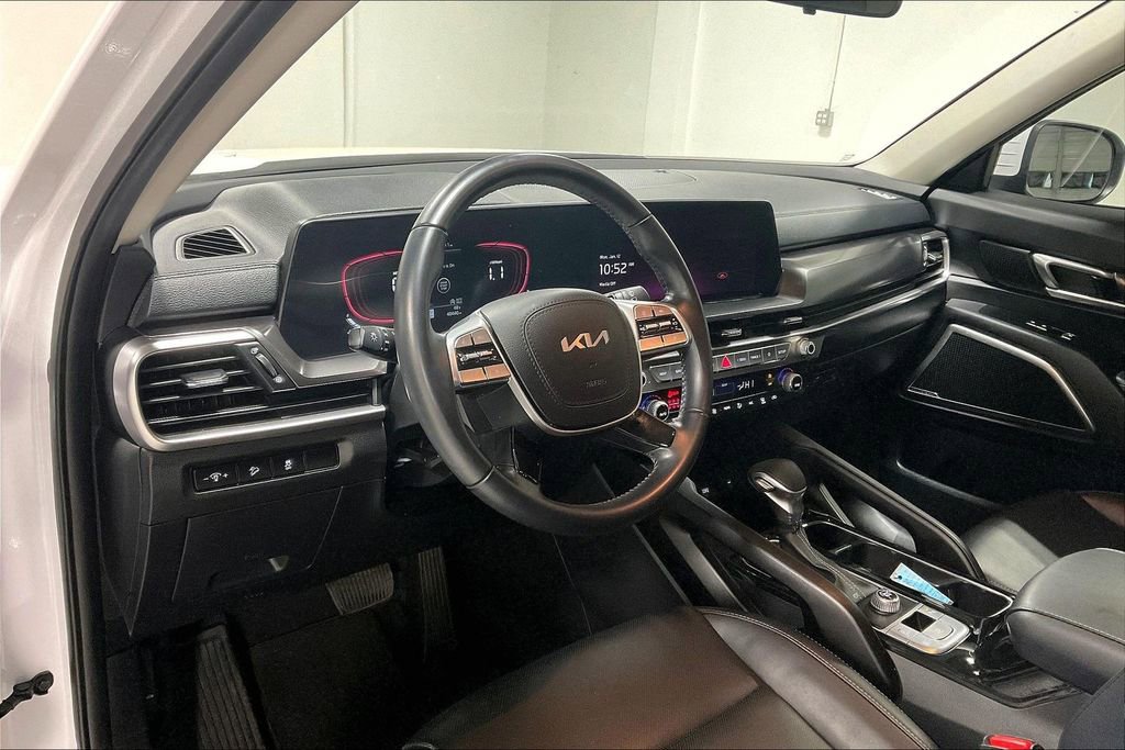 Used 2024 Kia Telluride LX image 16