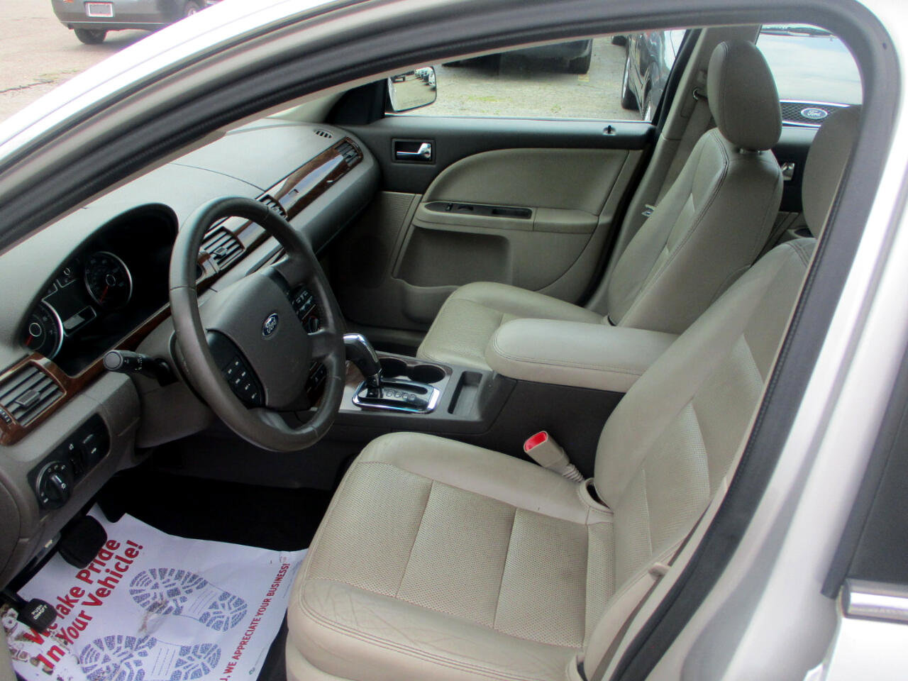 Used 2008 Ford Taurus SEL image 10