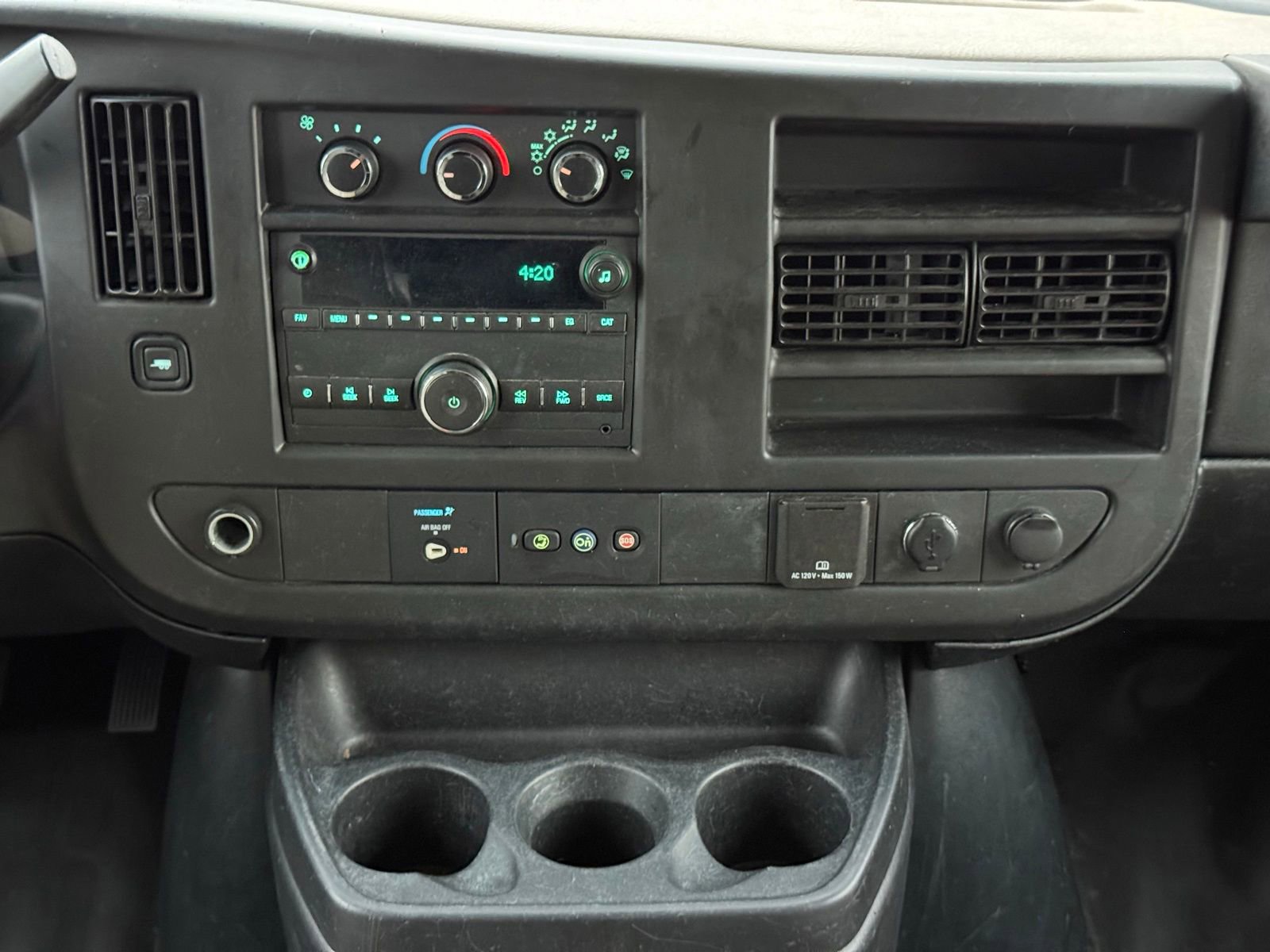 Used 2016 Chevrolet Express 3500 RWD image 17