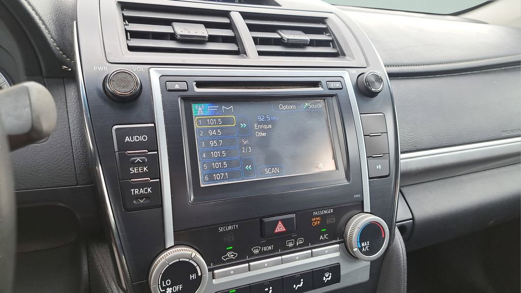 Used 2012 Toyota Camry SE image 17