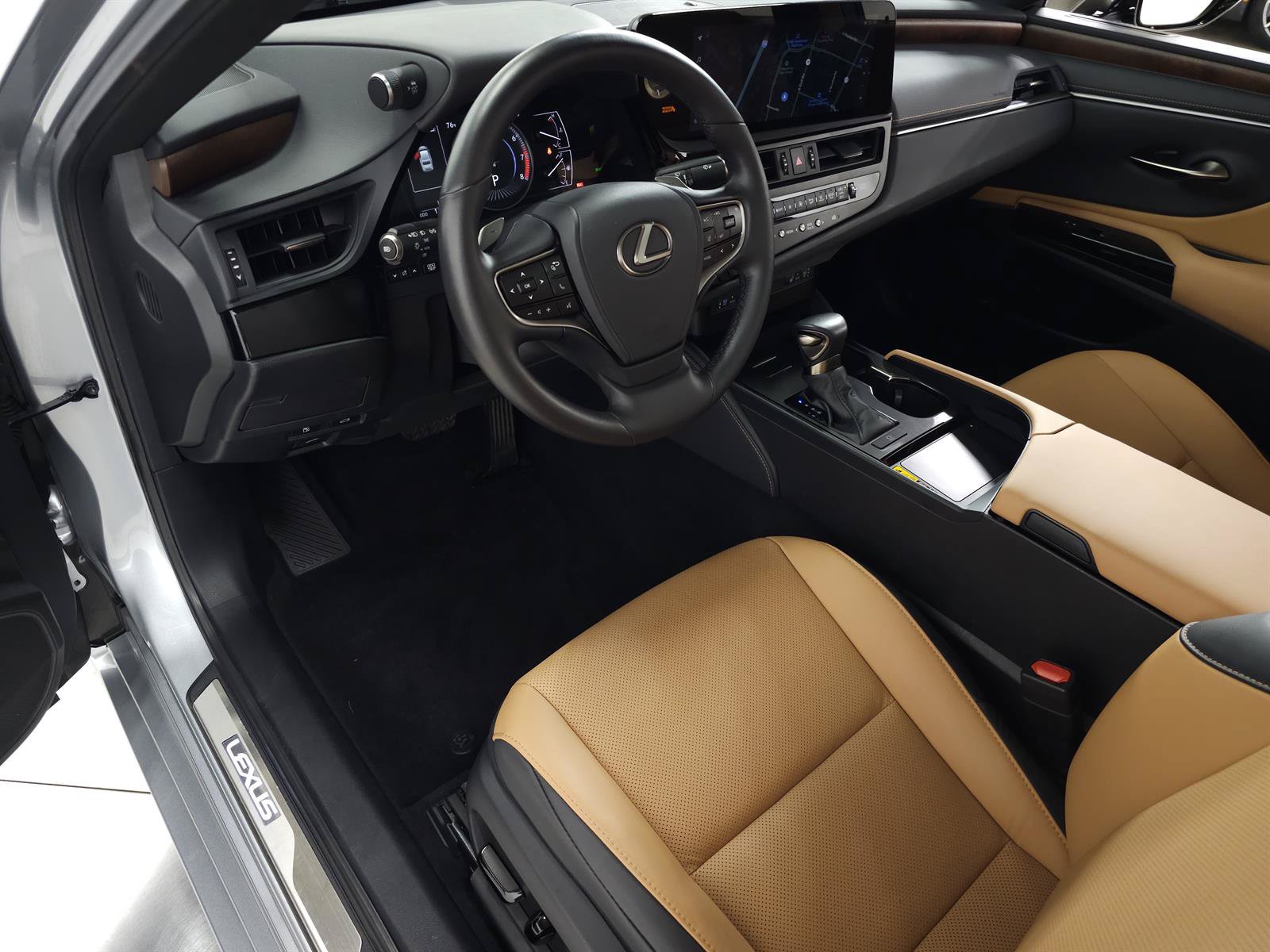 Certified 2025 Lexus ES 350 w/ Accessory Package (Z2) FWD image 15