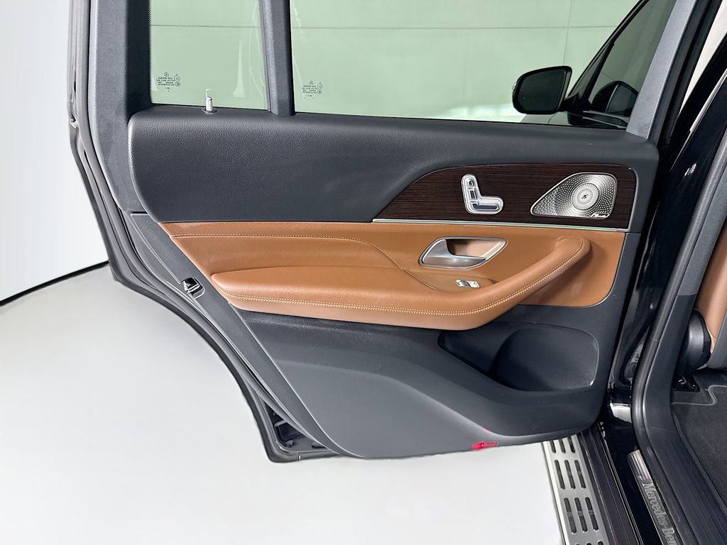 Used 2025 Mercedes-Benz GLS 450 4MATIC image 27