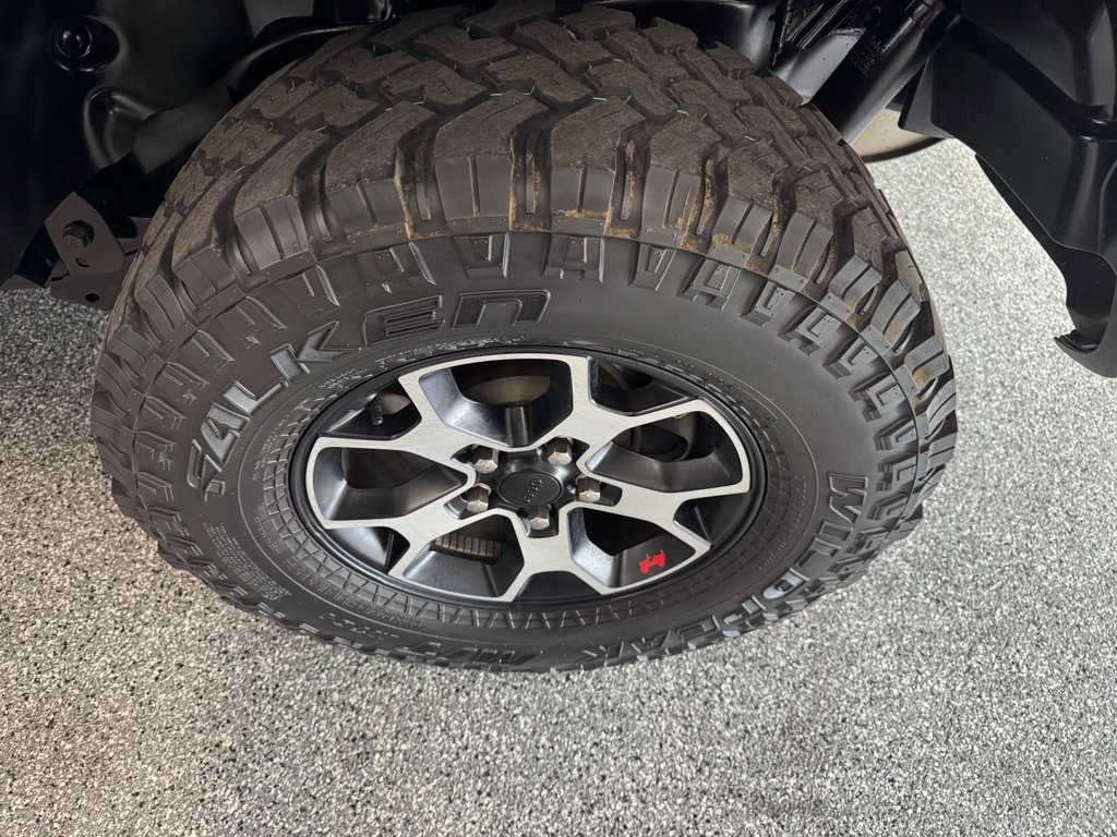 Used 2018 Jeep Wrangler Unlimited Sahara AWD/4WD image 14