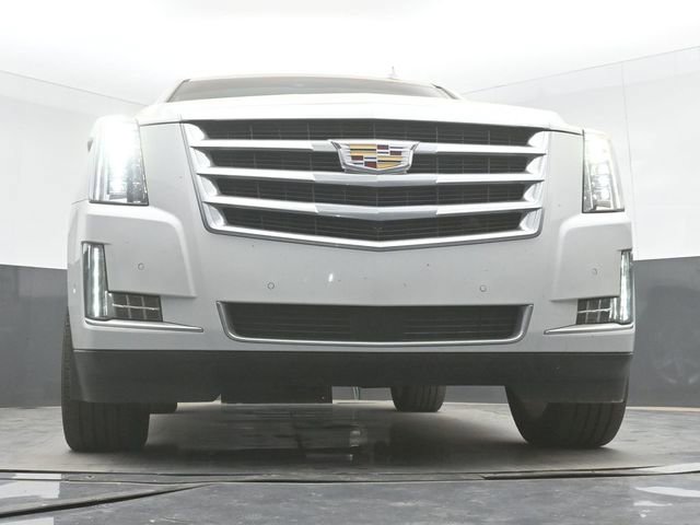Used 2020 Cadillac Escalade Premium Luxury AWD/4WD image 28