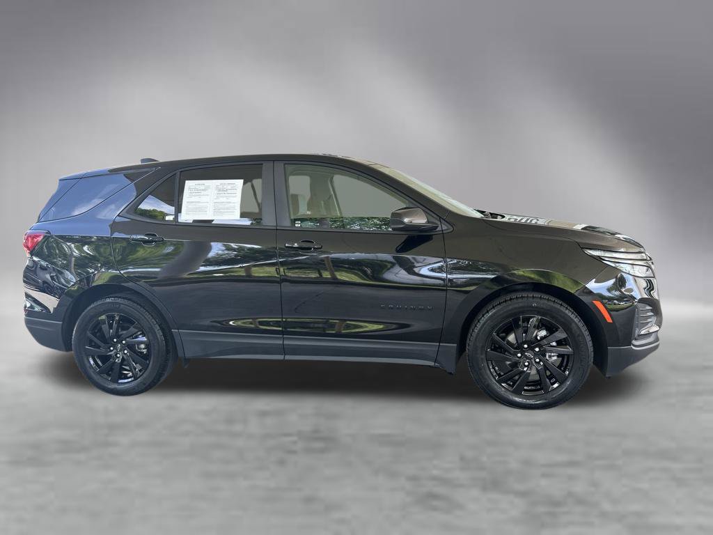 Used 2024 Chevrolet Equinox LS w/ LS Convenience Package FWD image 3