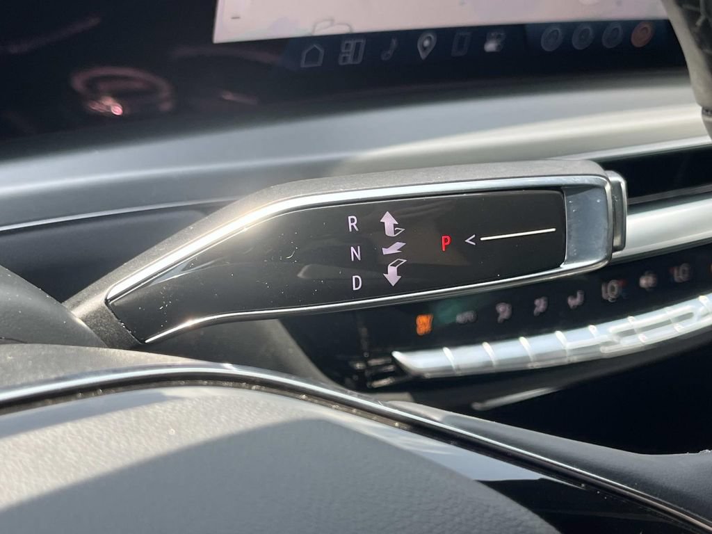 New 2027 Cadillac Lyriq Premium Luxury AWD/4WD image 35
