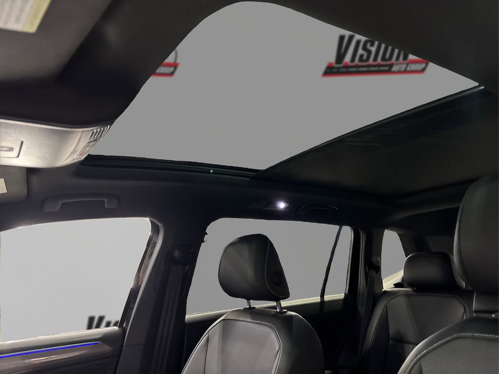 Used 2022 Volkswagen Tiguan SE R-Line image 21