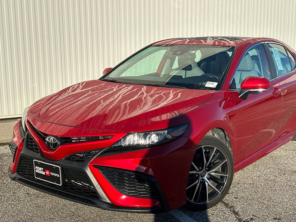 Used 2024 Toyota Camry SE w/ Convenience Package FWD image 2