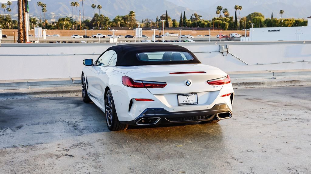 Used 2025 BMW 840i Convertible w/ Driving Assistance Package image 7
