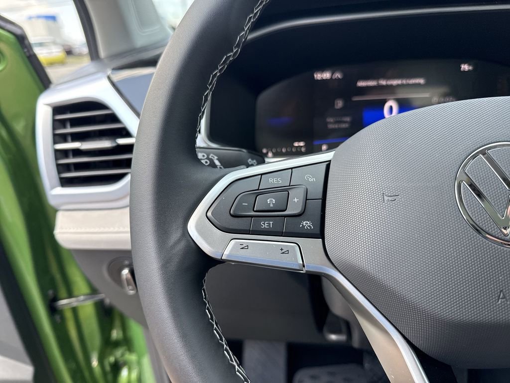 New 2025 Volkswagen Taos SE AWD/4WD image 19