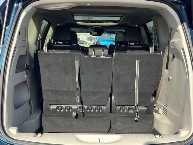 Used 2023 Chrysler Pacifica Limited image 21