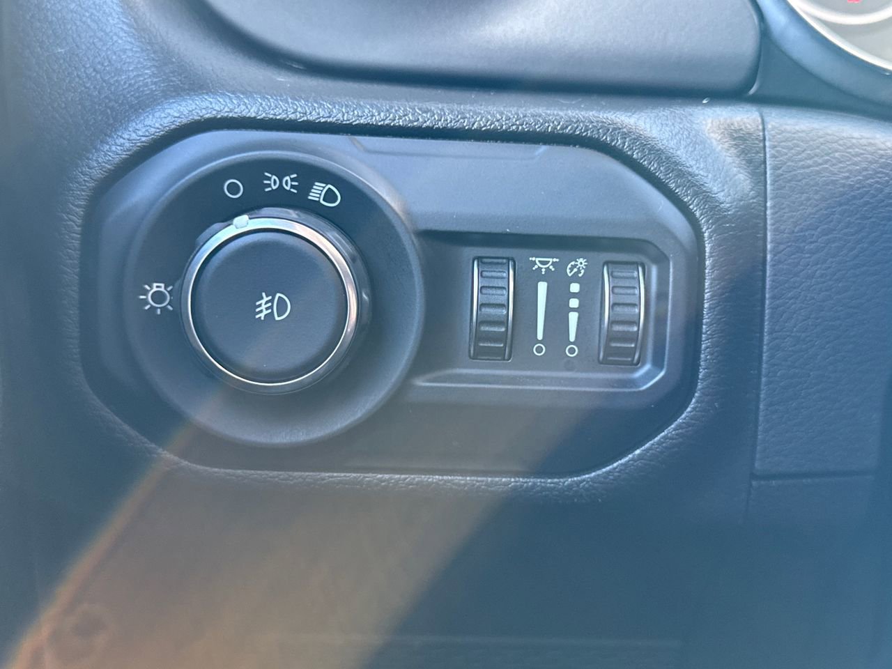 Used 2022 Jeep Wrangler Unlimited Sport image 28