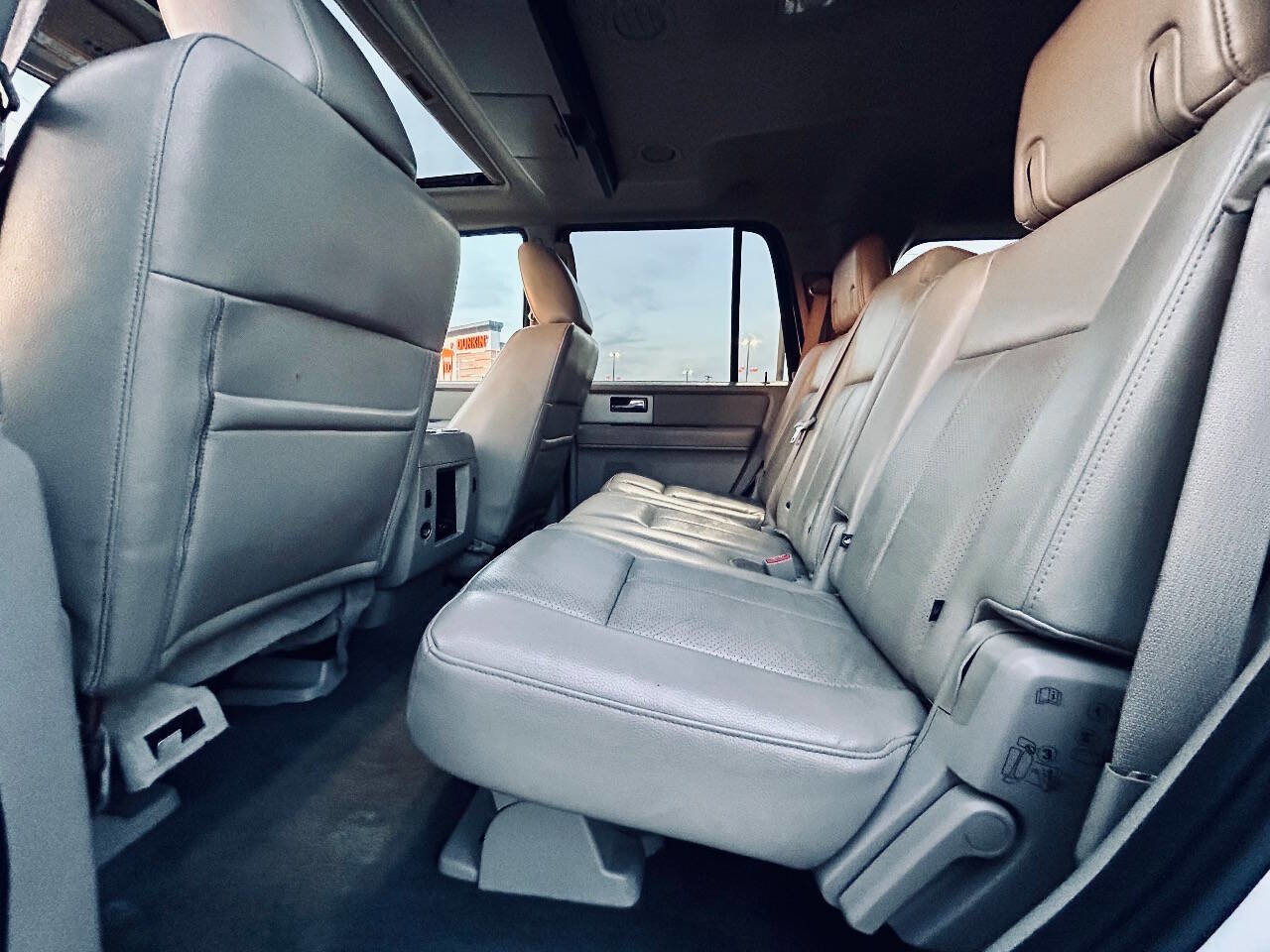 Used 2009 Ford Expedition Limited image 25