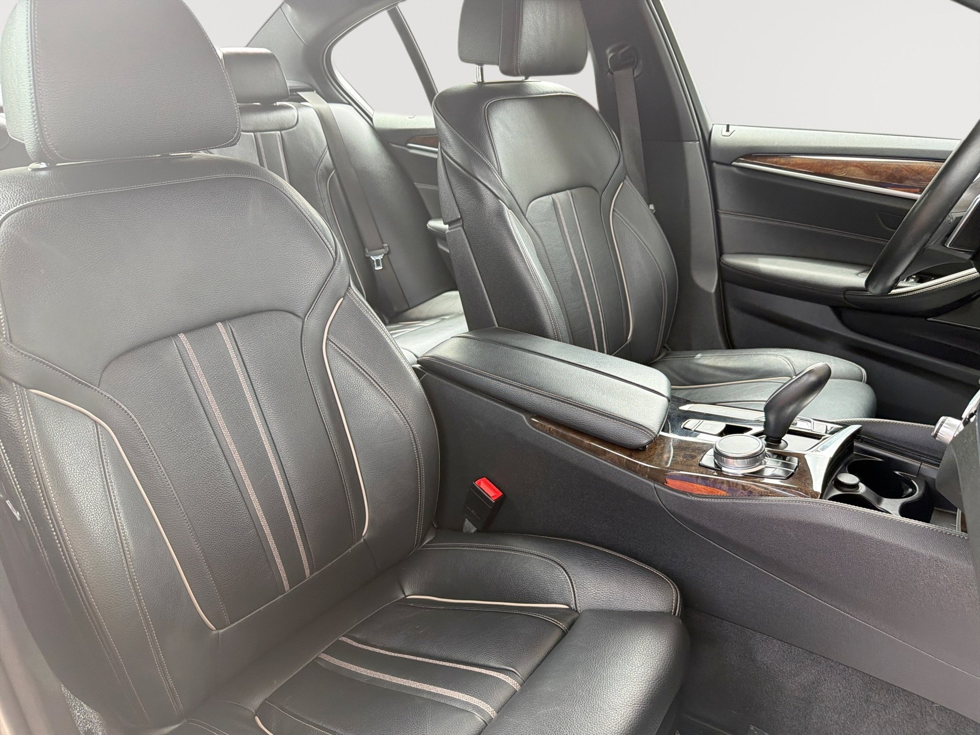 Used 2019 BMW 540i xDrive w/ M Sport Package AWD/4WD image 28