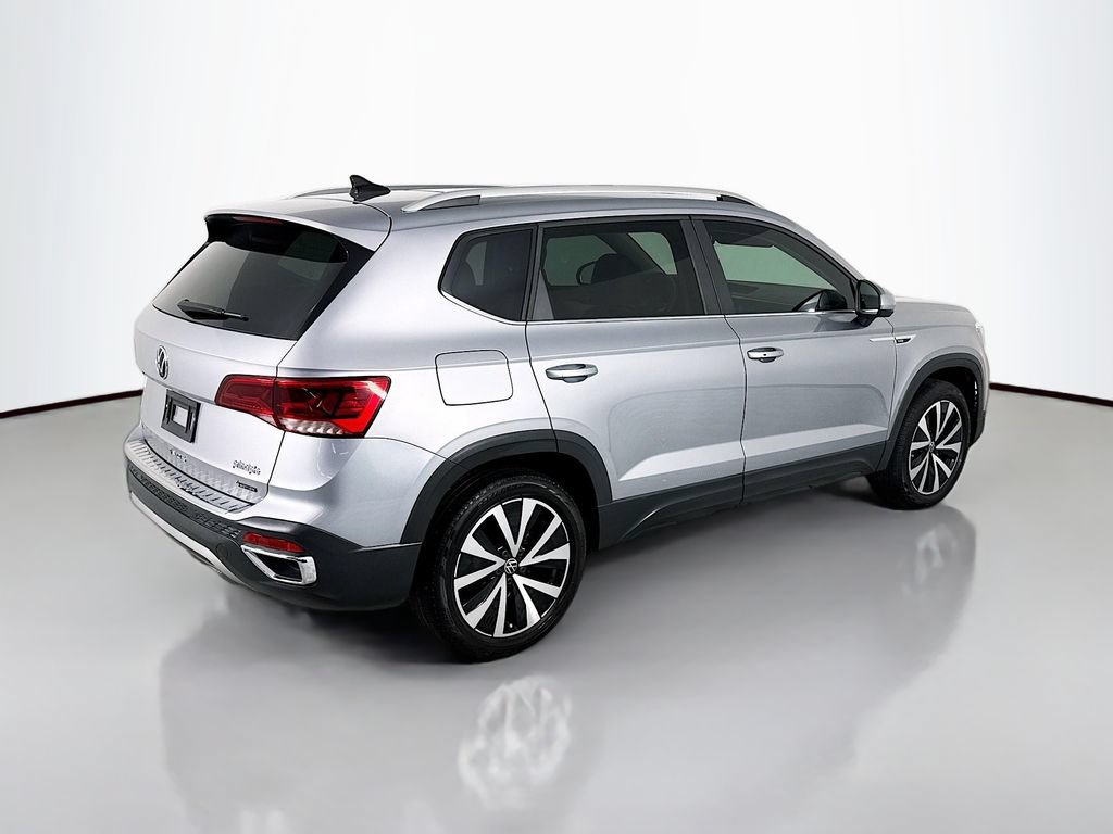 Used 2023 Volkswagen Taos SE AWD/4WD image 9