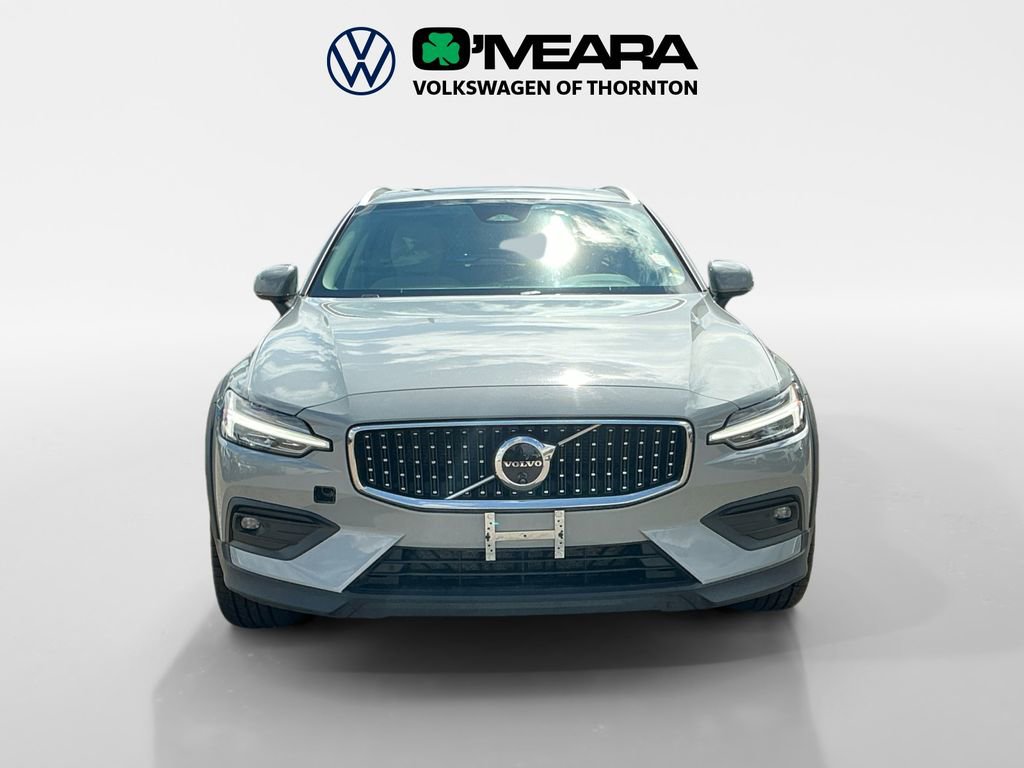 Used 2024 Volvo V60 B5 Cross Country Plus image 8