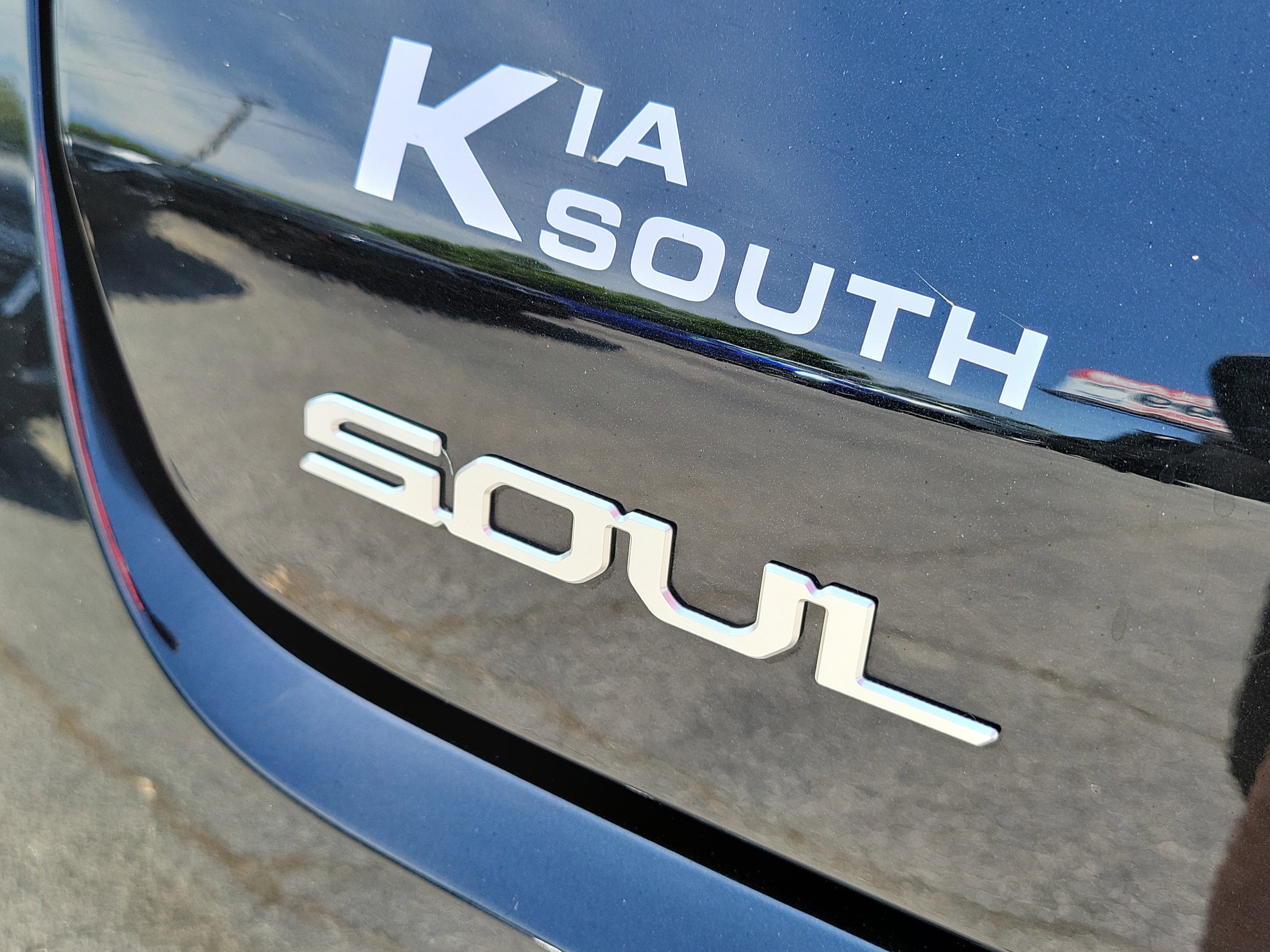 Used 2025 Kia Soul LX FWD image 8