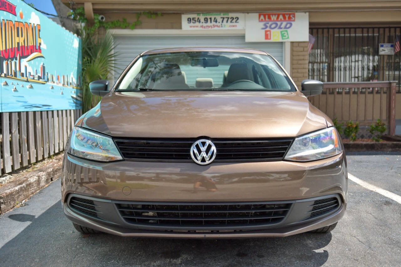 Used 2014 Volkswagen Jetta S image 2