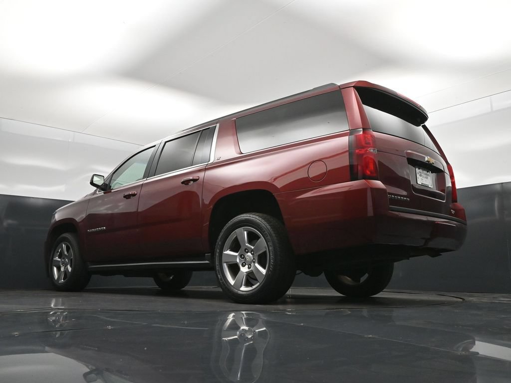 Used 2020 Chevrolet Suburban LT w/ Luxury Package RWD image 40